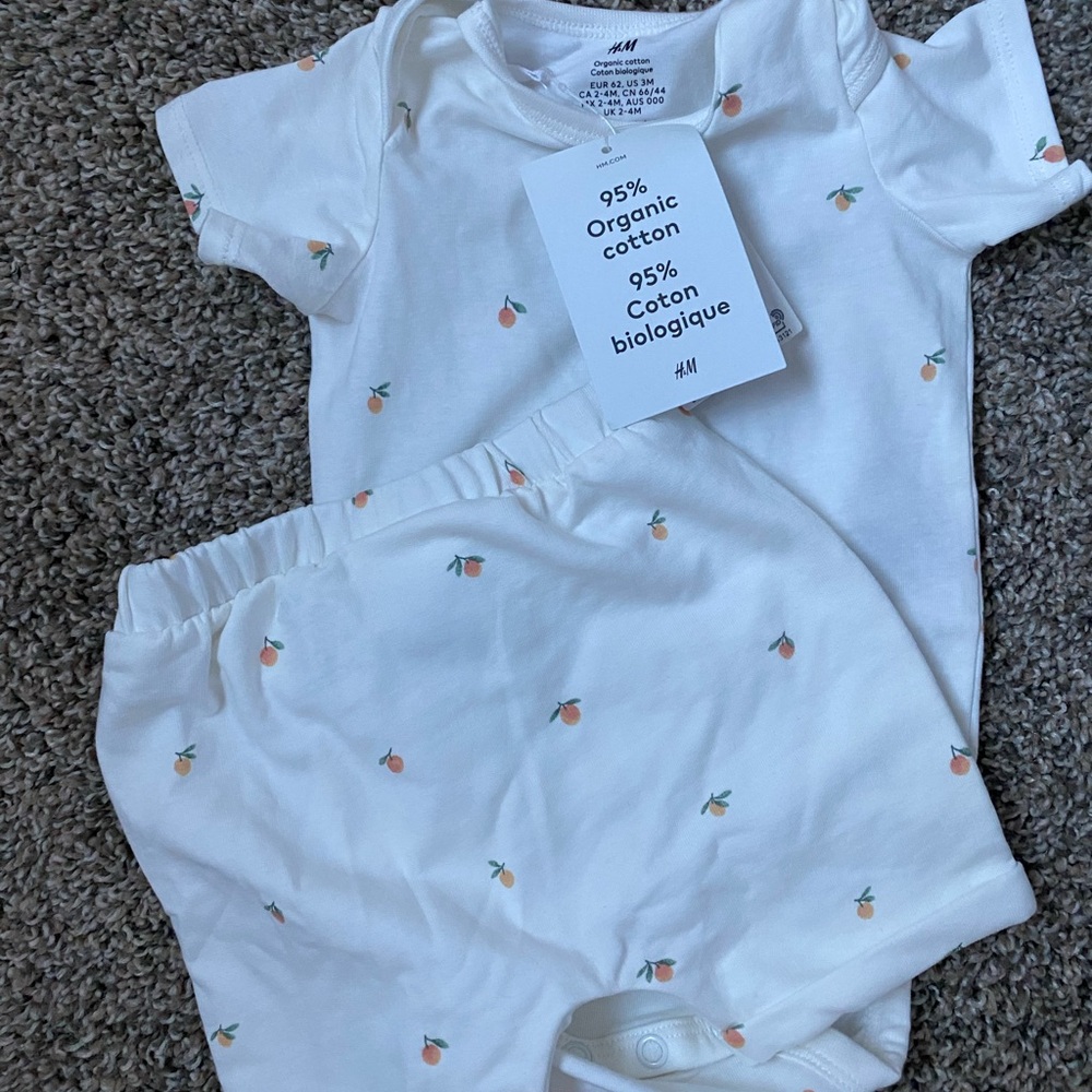 H&M White Baby Matching Set with Peach Print